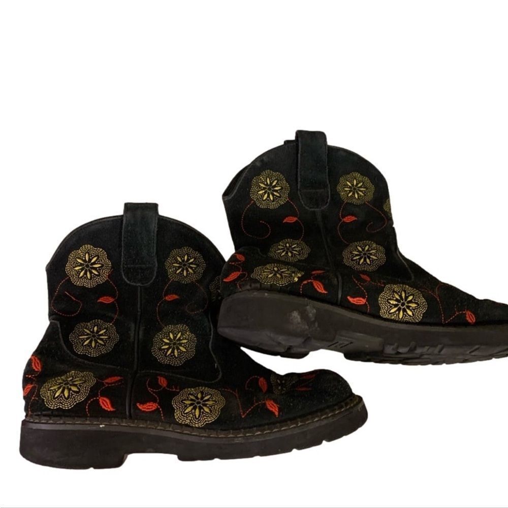 Roper Size 6 Black Embroidered Cowboy Boots‎